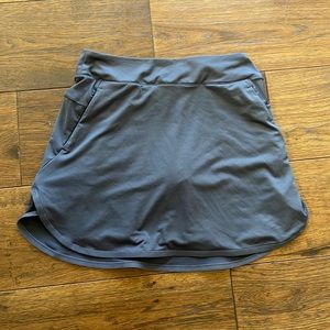 Nike active skirt size small